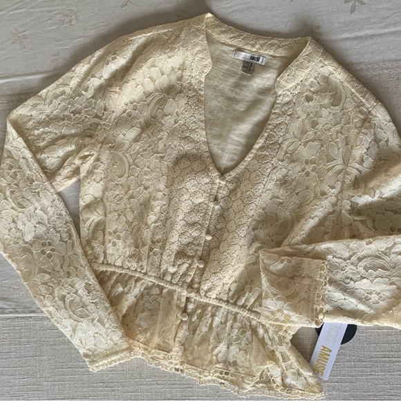 Amuse Society Camio L/S Woven Top. Cream colored lace, 100% Cotton NWT - Picture 2 of 7